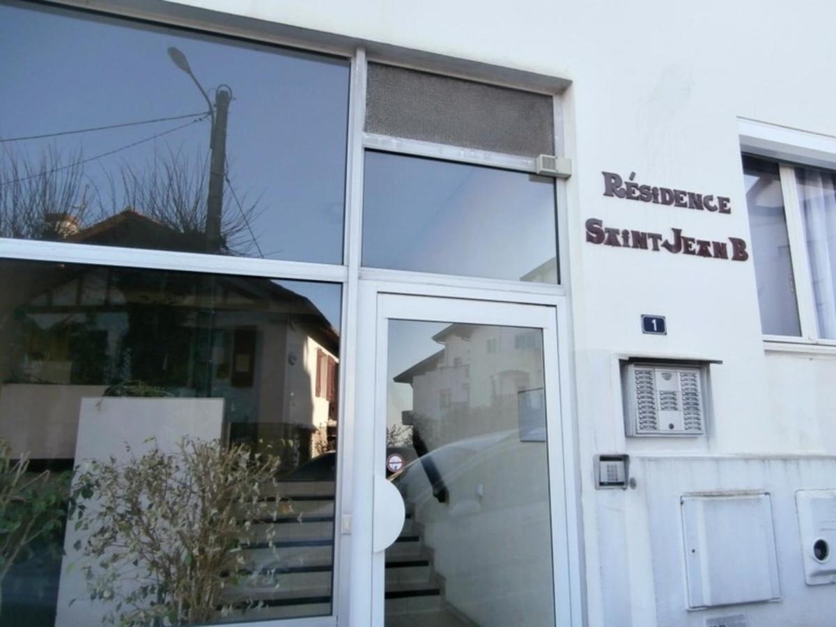 Apartment Joli En Centre-ville Avec Parking, Animaux Admis - Fr-1-2-304